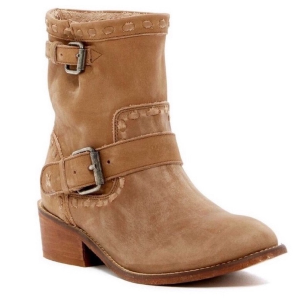 Musse & Cloud Stitched and Buckle Booties Sz 9